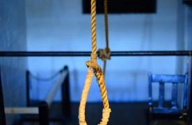 O nouă dramă la Răducăneni! Un tânăr de 18 ani și-a pus ștreangul de gât, după ce s-a certat cu iubita. Mama băiatului a ales să moară la fel