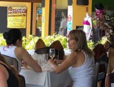 Elena Udrea, după fotografiile cu Alina Bica la pizza în Costa Rica: 'Mă întorc în ţară, nu pot să fiu decât achitată'