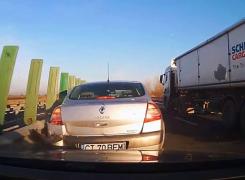 Accident pe Autostrada Soarelui. Care dintre şoferi este de vină pentru accident? (Video)