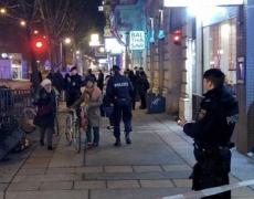 Alertă la Viena! Un bărbat a înjunghiat la întâmplare mai mulți trecători, în apropierea unui parc, rănind cel puțin trei. Poliția îl caută pe atacator