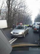 Accident grav pe şoseaua dintre Voluntari şi Ştefăneşti. Trei persoane au fost rănite în urma unui carambol, iar traficul a fost blocat (Foto)