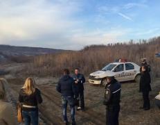 Corpul unui bărbat devorat de câini a fost găsit pe un câmp de lângă Urlaţi