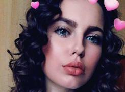 Ea este fata din Satu Mare care s-a aruncat de la balcon. Patricia avea 16 ani şi suferea din dragoste (Foto)