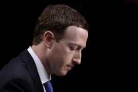 Zuckerberg şi-a cerut scuze în faţa parlamentarilor americani. Magnatul Facebook a lăsat, însă, multe întrebări fără răspuns
