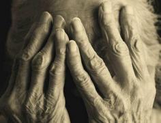 Un tânăr de 24 de ani din Galaţi a urmărit o bătrână de 82 de ani în toaleta bisericii, în ziua de Paşte. Femeia a murit până seara