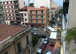 Un şofer român de camion a blocat o oră centrul oraşului Messina (foto)