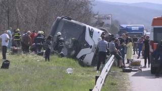 Carnagiu pe o autostradă din Bulgaria. 10 morţi şi 22 de răniţi, striviţi în autocarul care îi transporta spre Sofia