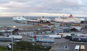 Un şofer român de TIR a fost omorât în bătaie de alt şofer, într-o parcare din Irlanda