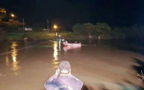 Dezastru ecologic, după ce o tonă de ulei s-a devărsat în Mureş. Apa râului nu mai poată fi folosită pentru alimentaţie sau igienă personală