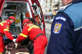 Un copil de aproape 2 ani a căzut de la etajul 6 al unui bloc, în Capitală! Micuţul a fost transportat în stare critică la spitalul Bagdasar Arseni