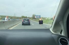 Bărbat gol-pușcă pe DN1, la Veștem! Omul este zgâriat, nu știe unde se află, cine este şi îl invocă pe Iisus