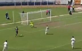 Un fotbalist român a lăsat mască tot stadionul, după ce a marcat un gol. Reacţia sa a făcut înconjurul lumii (video)