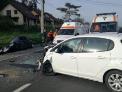 Accident cu patru victime în Bistriţa, după ce două mașini s-au ciocnit pe DN 17, iar una a ajuns în șanț (Video)