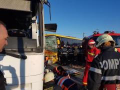 Accident teribil la Satu Mare, două autobuze implicate şi mai multe victime! Autorităţile au activat planul roşu de intervenţie (Foto)