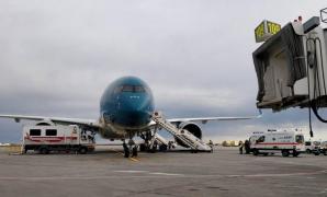 Aterizare de urgenţă pe Otopeni! Un avion Airbus A350, care zbura pe ruta Frankfurt - Hanoi, a fost nevoit să aterizeze la București