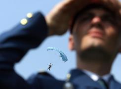 Ceremonii şi expoziţii de armament la un mall din Capitală, de Ziua Forţelor Terestre. Restricţii în trafic începând de sâmbătă