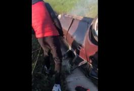 Victima accidentului de pe autostrada dintre Timișoara și Arad e un tânăr de 19 ani, pasager în BMW-ul care rula cu 200 de km la oră. Șoferul abia îşi luase permisul