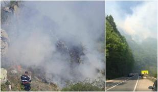 Trafic oprit complet pe Transfăgărăşan, din cauza unui incendiu de vegetaţie devastator! Sute de pompieri au intervenit