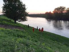 Pariu cu moartea în Timiş. Un tânăr a murit după ce a făcut pariu că poate să treacă înot un râu