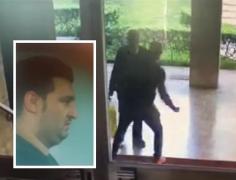 Imaginile care îngrozesc Italia. Un român a rupt în bătaie un bătrân, chiar în faţa casei acestuia