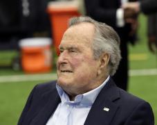 Fostul preşedinte american George H.W. Bush a fost internat la terapie intensivă, la o zi după înmormântarea soţiei sale