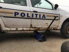 Poliţist obligat să patruleze pe jos după ce s-a plâns de starea maşinilor de Poliţie
