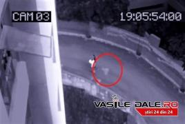 O mămică şi copilul ei de 5 ani au dispărut fără urmă. Ultimele imagini cu cei doi, surprinse de camerele video ale unui mall din Baia Mare