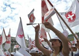Protest de amploare, astăzi, în Piaţa Victoriei. 10.000 de sinidicalişti Sanitas cer în stradă creşterea salariilor