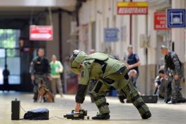 Sute de bombe din al Doilea Război Mondial, găsite lângă o cale ferată din apropiere de Cluj