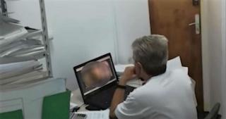 Inspector la Fisc, prins cum se uită la filme deocheate în timpul unui control la Primăria Mioveni