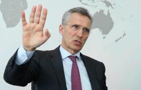 Apelul lansat de NATO, cu o zi înainte de summitul intercoreean: 'Sancţiunile trebuie menţinute'