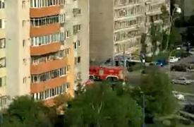 Un copil de un an din Braşov a căzut de la etajul 2 şi a aterizat în balconul de la 1