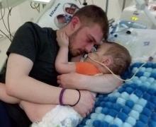 Mesajul cutremurător postat de tatăl micuţului Alfie Evans