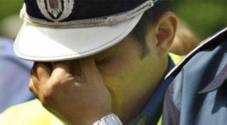 Poliţist bătut în trafic, la Mangalia, de 4 bărbaţi, pentru că le-a atras atenţia