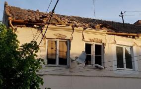 Explozie puternică într-o casă din Sibiu. O femeie a ajuns la spital, bucăţi din tavan au căzut pe ea