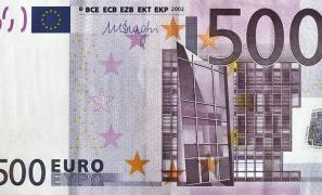 Un român deghizat în femeie a încercat să schimbe 1.000 de euro falşi