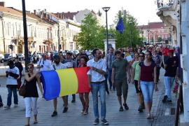 Protest la Cluj. Zeci de oameni au cerut demisia premierului Viorica Dăncilă