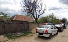 Doi părinţi din Botoşani, terorizaţi de propriul copil. Stau cu frică, după ce tânărul le-a promis că le dă foc şi îi îngroapă în grădină