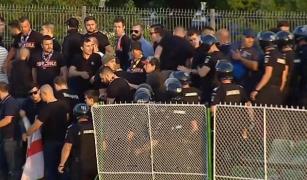 Incidente violente la meciul Sepsi Sfântu Gheorghe - Dinamo. Stewarzii, obligaţi să folosească spray-uri lacrimogene