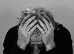 Scrisoarea unui român plecat în străinătate: 'După ce ţi-ai îngropat părinţii, nu mai ai de ce să vii în România'