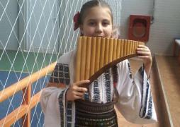 Doliu în lumea muzicală. O micuță artistă din Rovinari, răpusă de o boală cumplită la numai 10 ani (Video)