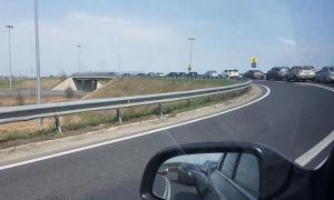 Coloane pe zeci de kilometri la intrarea în Bucureşti, la final de vacanță. Aglomeraţie pe A1, A2 și mai multe drumuri naţionale