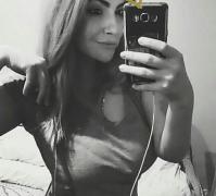 Ea este tânăra de 19 ani care s-a spânzurat la Temeşeşti. Mesajul care dezvăluie motivul sinuciderii Ionelei a fost postat pe facebook