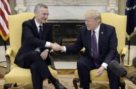 Secretarul general NATO, întâlnire cu Donald Trump după decizia SUA de-a se retrage din acordul nuclear cu Iranul