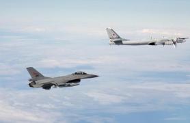 Două bombardiere ruseşti au fost interceptate la vest de Alaska şi urmărite de avioane de vânătoare americane