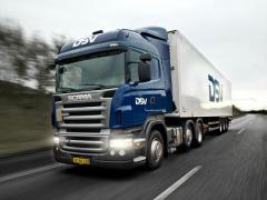 Poliţia a anunţat pe facebook ce păţeşti dacă mergi tot timpul cu proiectoarele de ceaţă aprinse: "Nu conduci cu ştergătoarele pornite când e soare afară!"