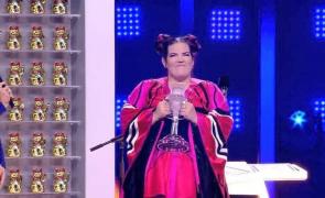 Câştigătoarea Eurovision Netta Barzilai a făcut ţăndări trofeul! Cum au dat-o de gol organizatorii (Video)