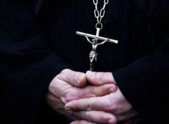 Un preot din Arad a fost găsit împuşcat în cap într-o pescărie din Tăgădău