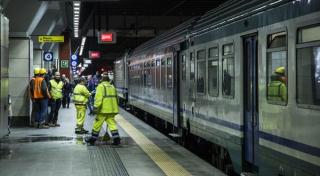Român lovit de metrou, în Italia. Bărbatul s-a dezechilibrat şi a căzut pe şine chiar când trenul a intrat în staţie