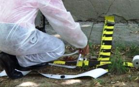 Un pușcăriaș ieșean și-a căsăpit cu ciocanul ambele neveste, apoi s-a spânzurat